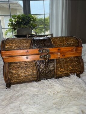 Vintage Wooden Trinket Chest with Brass-Tone Hardware